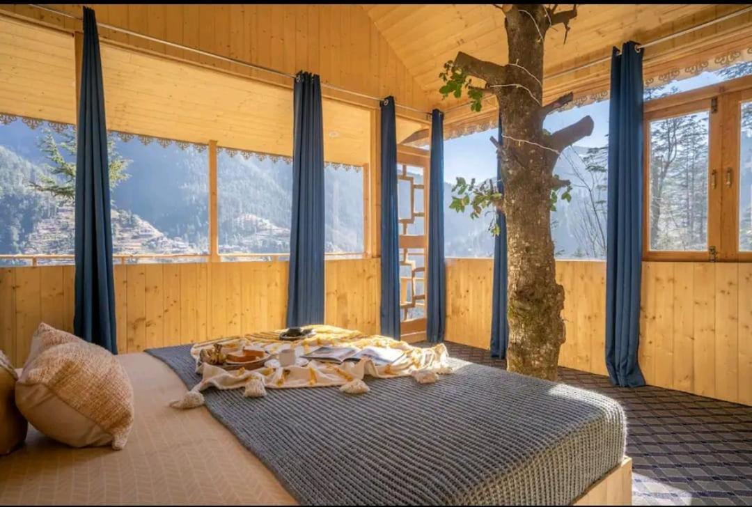 Villa Into The Woods Treehouse Jibhi Esterno foto