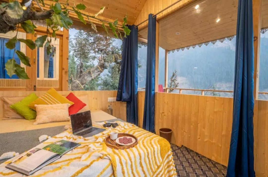 Villa Into The Woods Treehouse Jibhi Esterno foto