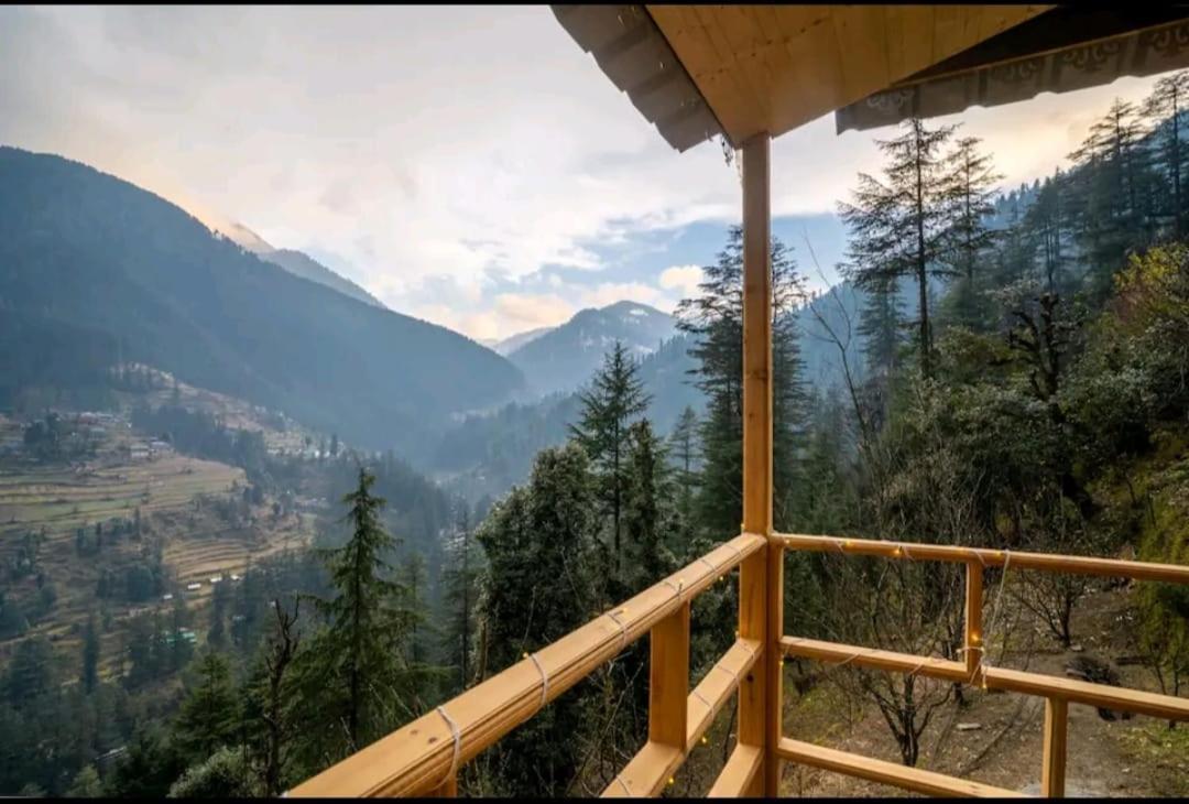 Villa Into The Woods Treehouse Jibhi Esterno foto
